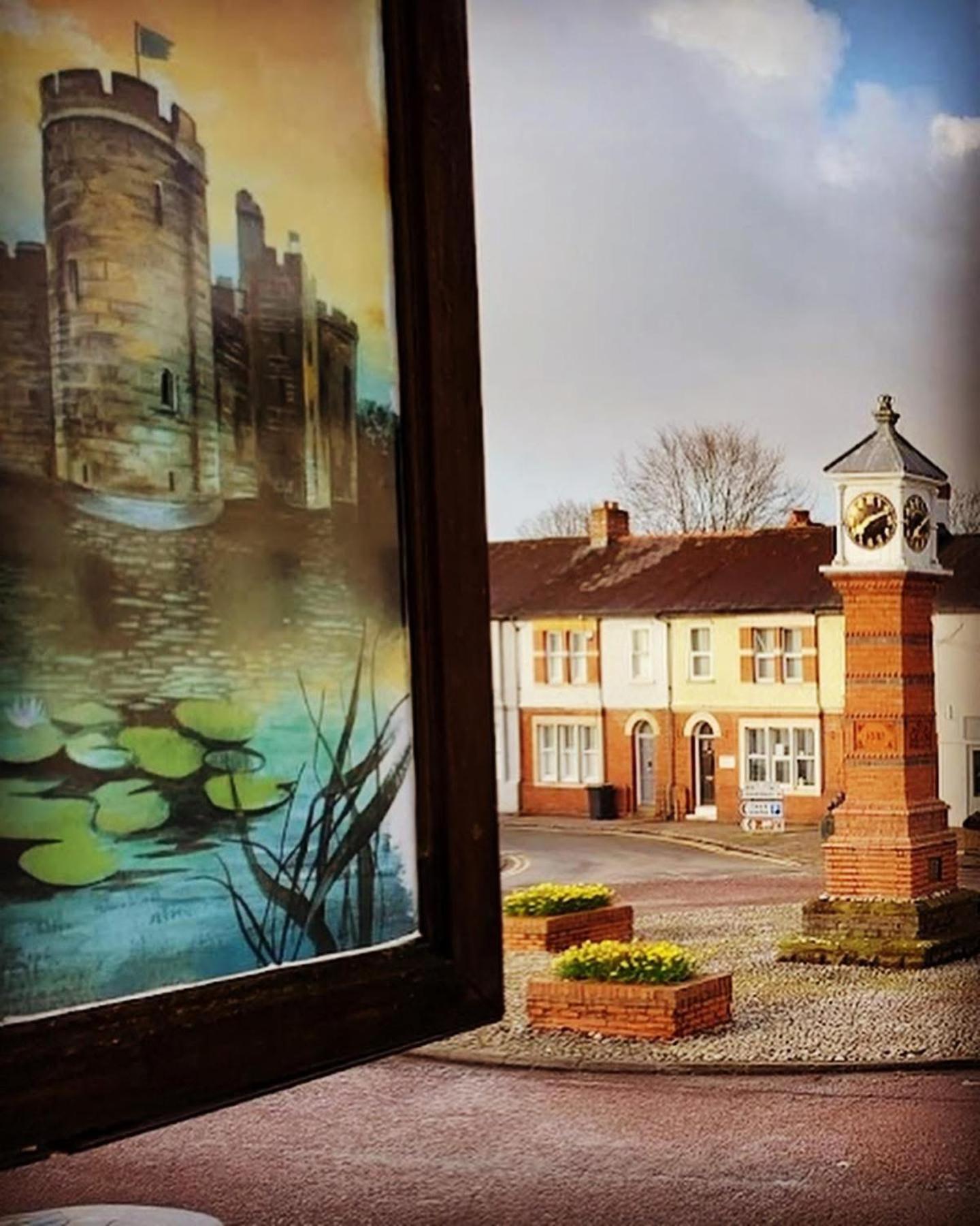 The Castle Inn Usk Esterno foto